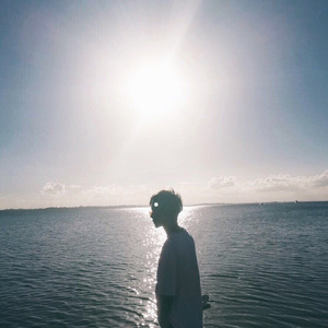 海南裸休美女撒尿露脸视频
