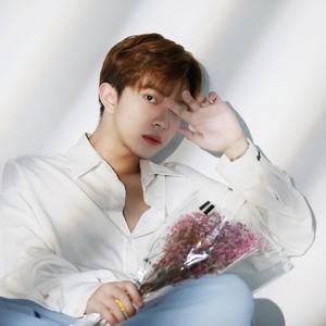 海南裸休美女撒尿露脸视频
